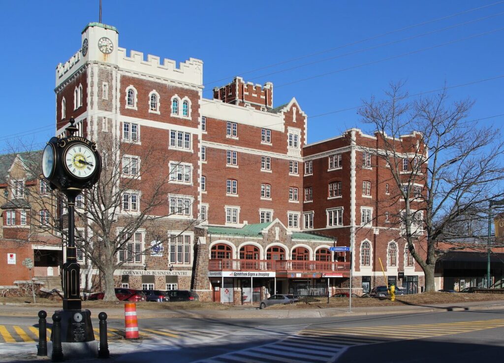 klondike business building